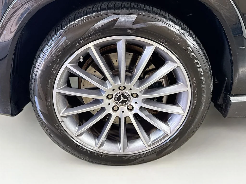Used 2024 Black Mercedes-Benz GLE 450 image 40