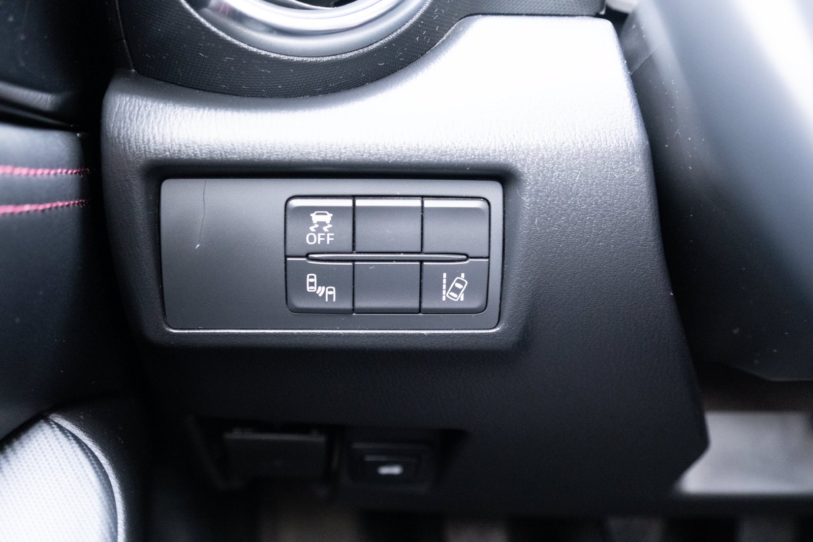 Used 2018  Mazda Grand Touring image 9