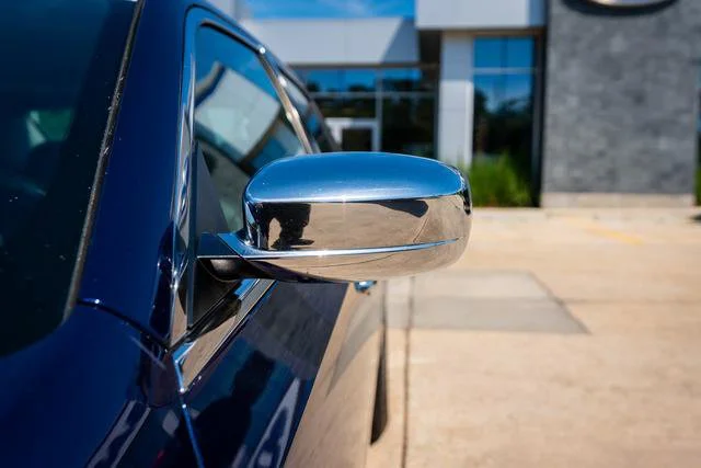 Used 2017 Jazz Blue Pearlcoat Chrysler 300C image 15