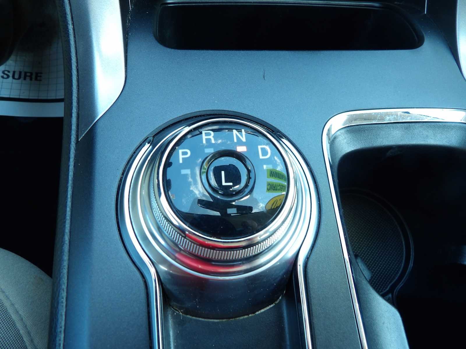 Used 2020 Agate Black Metallic Ford SE image 24