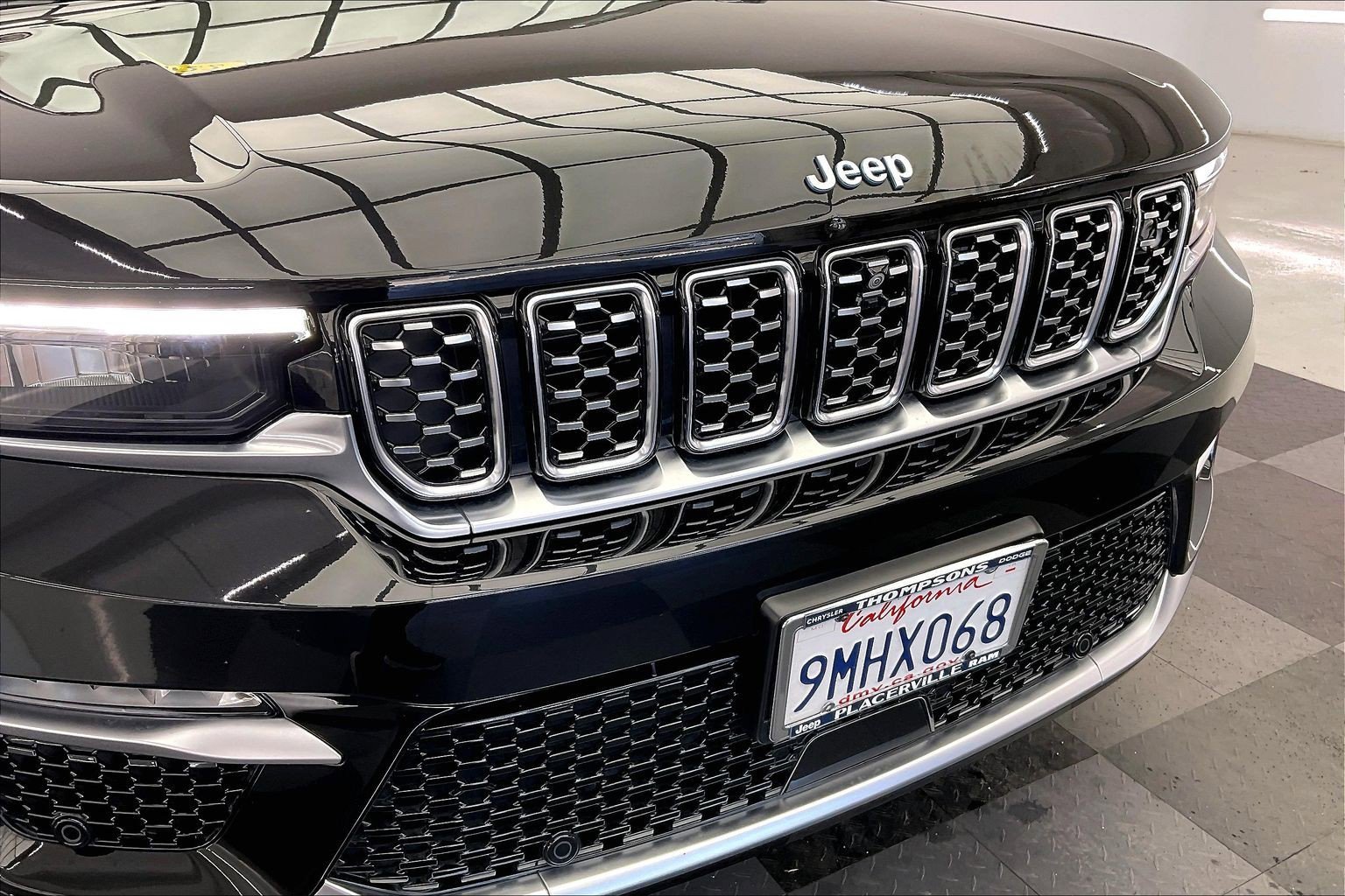 Used 2022 Diamond Black Crystal Pearlcoat Jeep Summit 4xe image 30