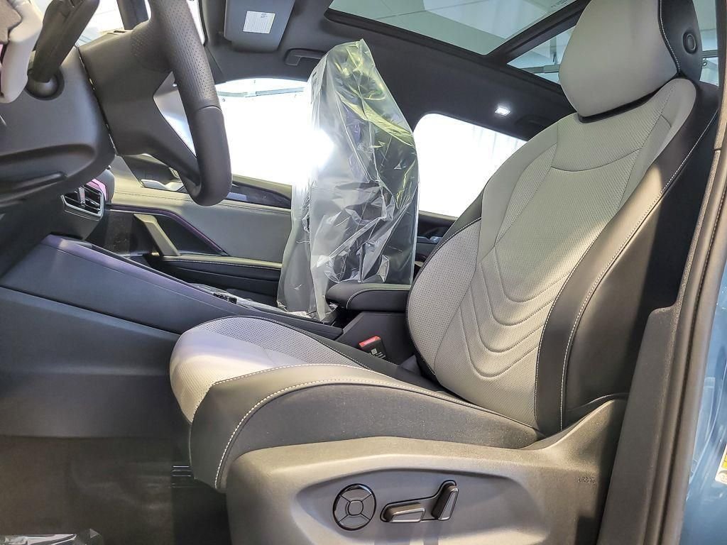 New 2026 Monterey Blue with Deep Black Roof Volkswagen 2.0T SE R-Line Black image 7
