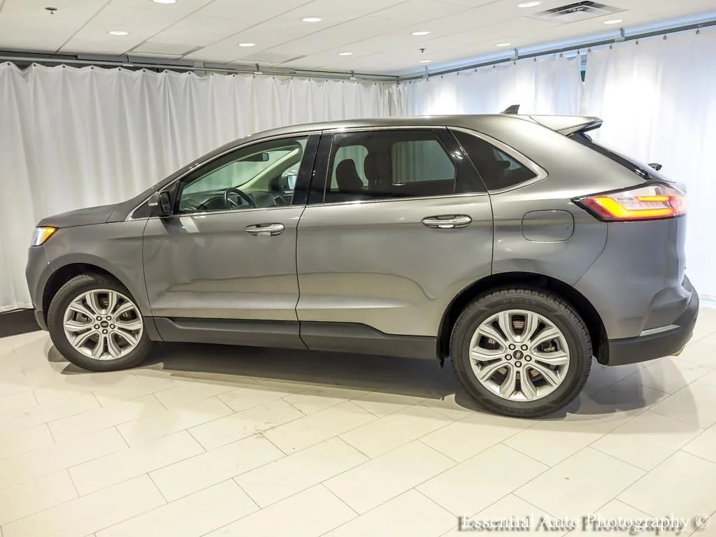 2023 Ford Edge Titanium - Photo 9