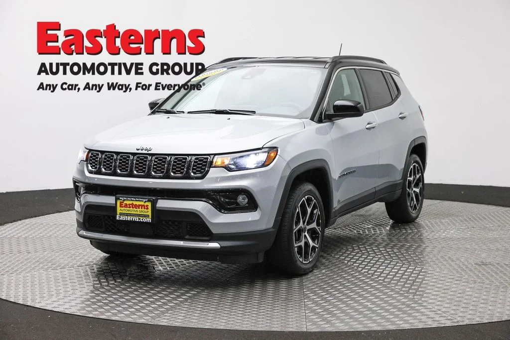 Used 2025 Silver Jeep Limited image 1