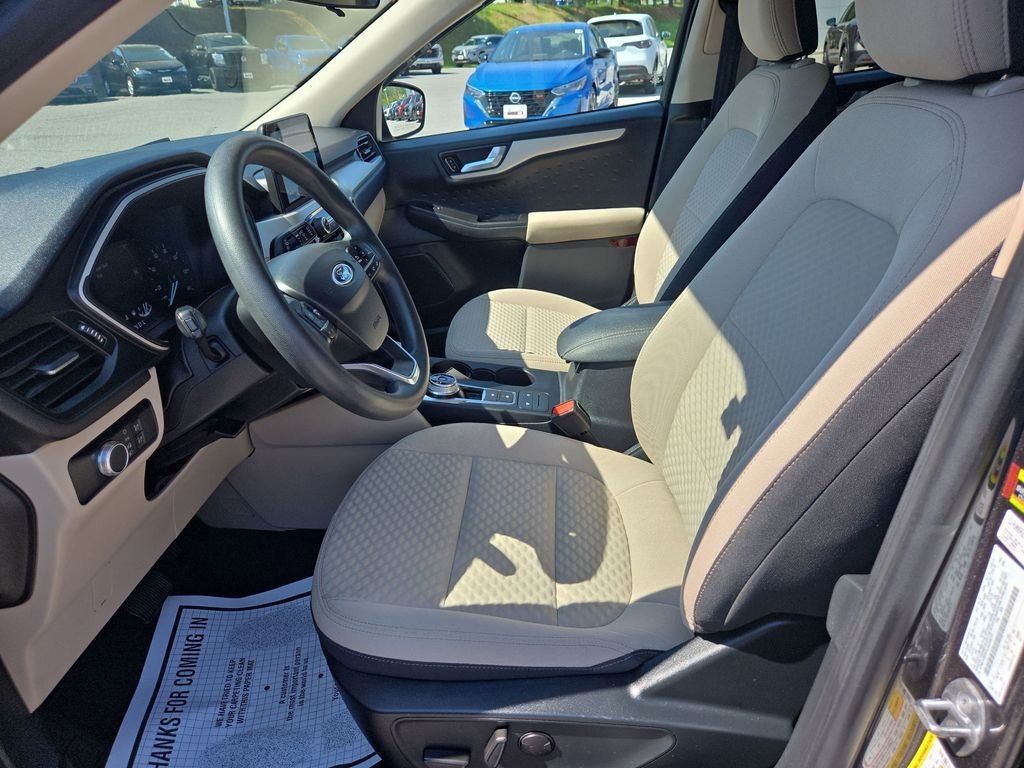 Used 2020 Magnetic Ford SE image 10