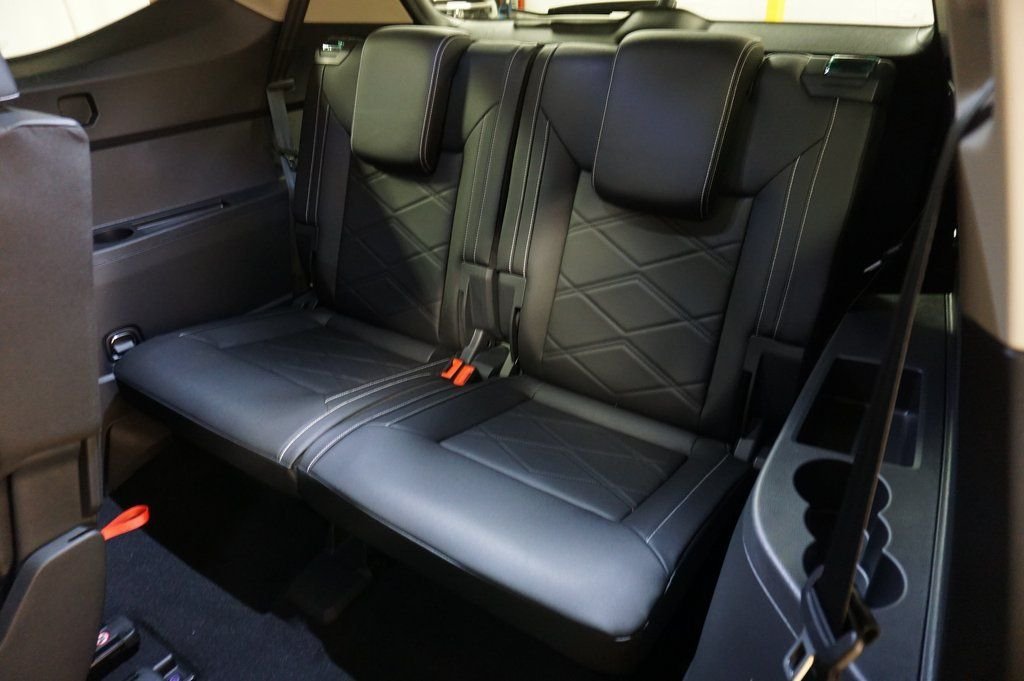 2026 Volkswagen Atlas SE w/Tech - Photo 12