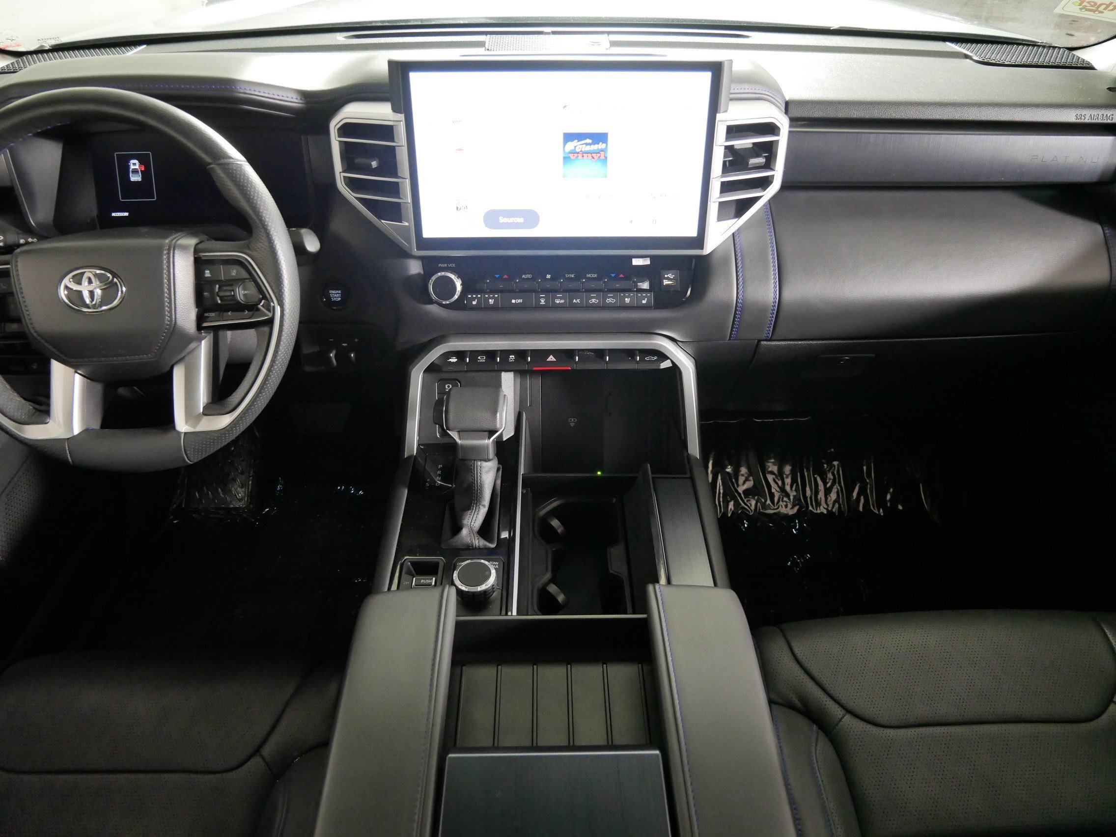 2025 Toyota Tundra Platinum - Photo 10