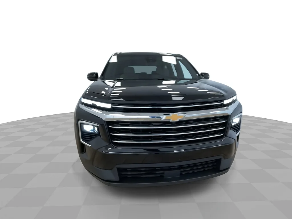 Used 2025 Mosaic Black Metallic Chevrolet LT image 4