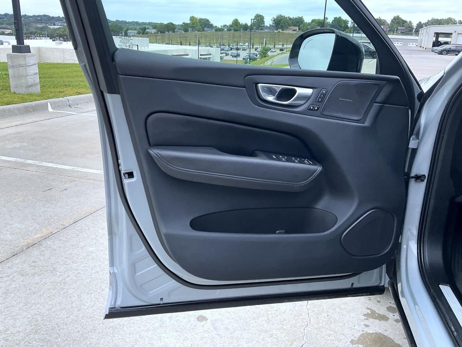 2024 Volvo XC60 Plus - Photo 10