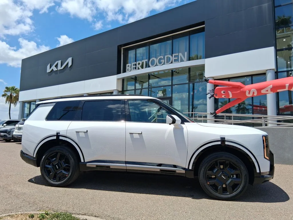 New 2027 White Kia SX image 4