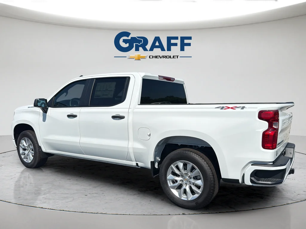 New 2026 Summit White Chevrolet Custom image 4