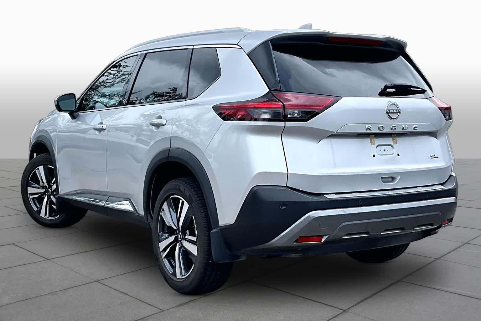 Used 2022 BRILLIANT SILVE Nissan SL image 12