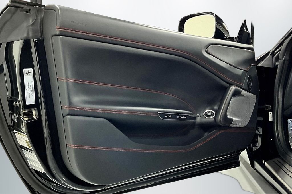 Used 2018 Black Ferrari V12 image 19
