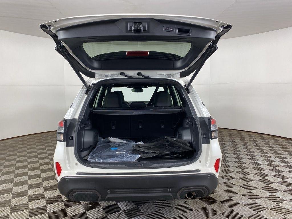 2025 Subaru Forester Limited - Photo 8