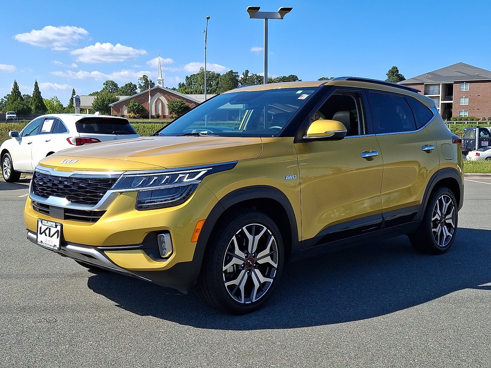 Certified Used 2023 Starbright Yellow Kia SX image 3