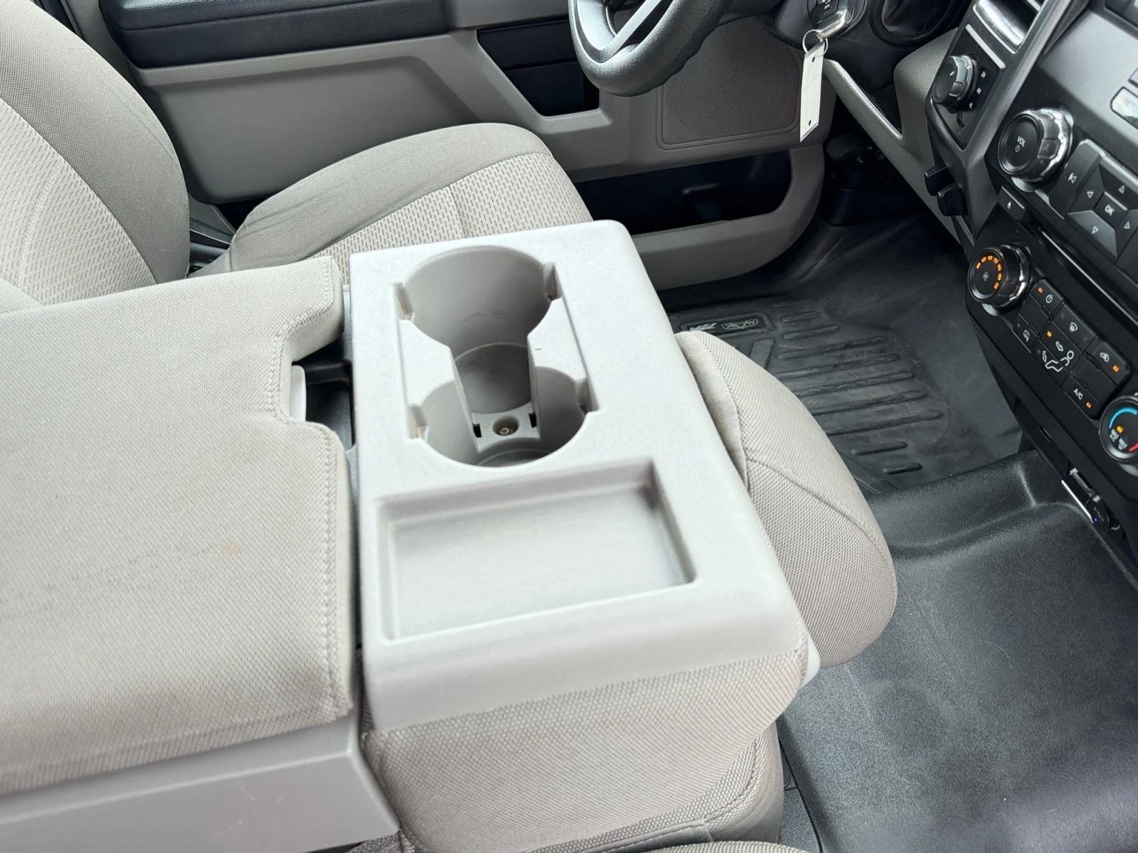 2018 Ford F-350 Super Duty XLT - Photo 52