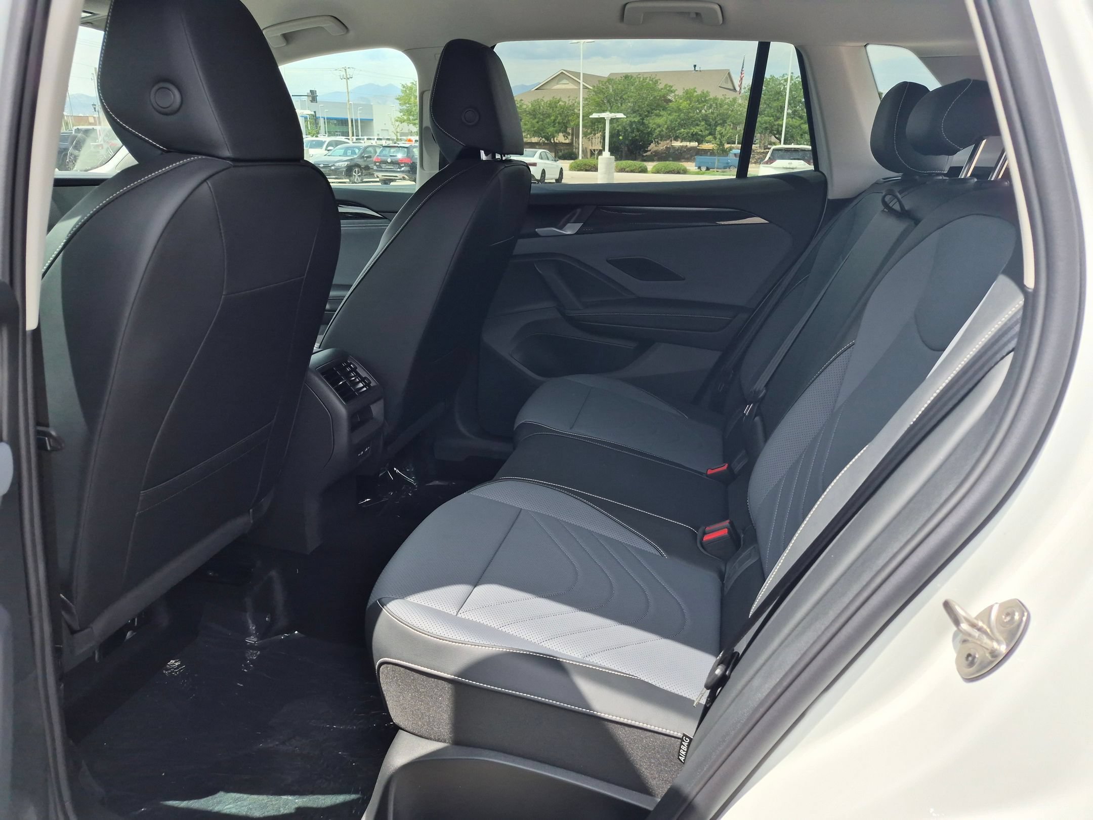 New 2026 Pure White Volkswagen SE image 26