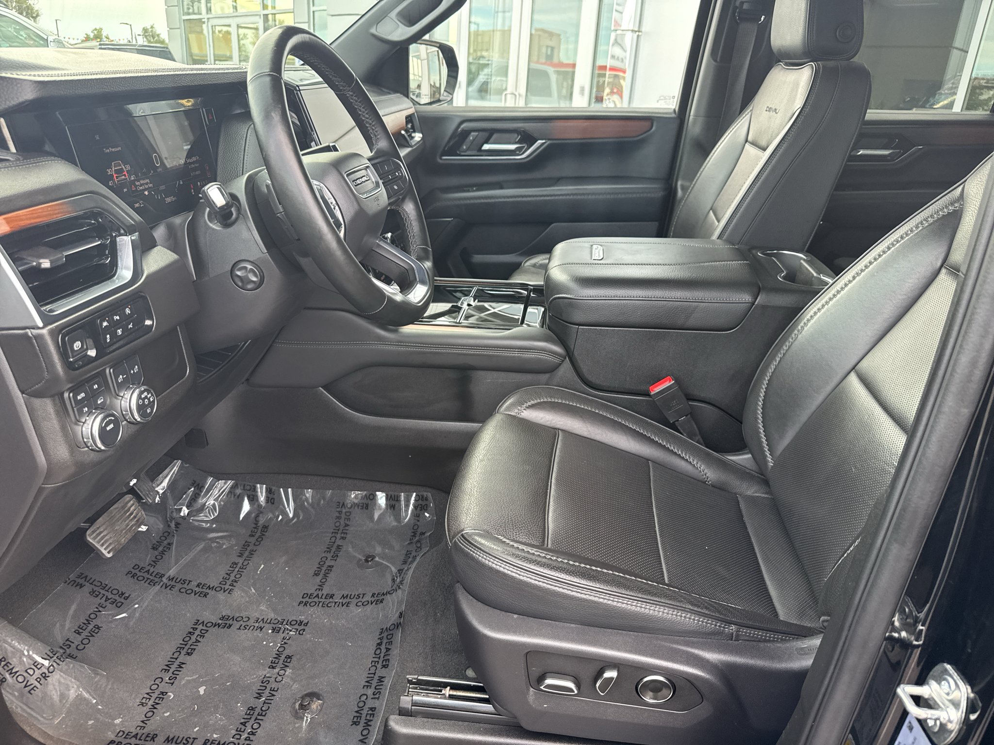 Used 2025 Onyx Black GMC Denali image 27