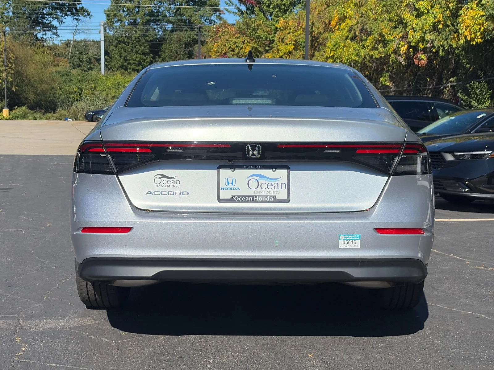 Used 2025 Silver Metallic Honda SE image 4