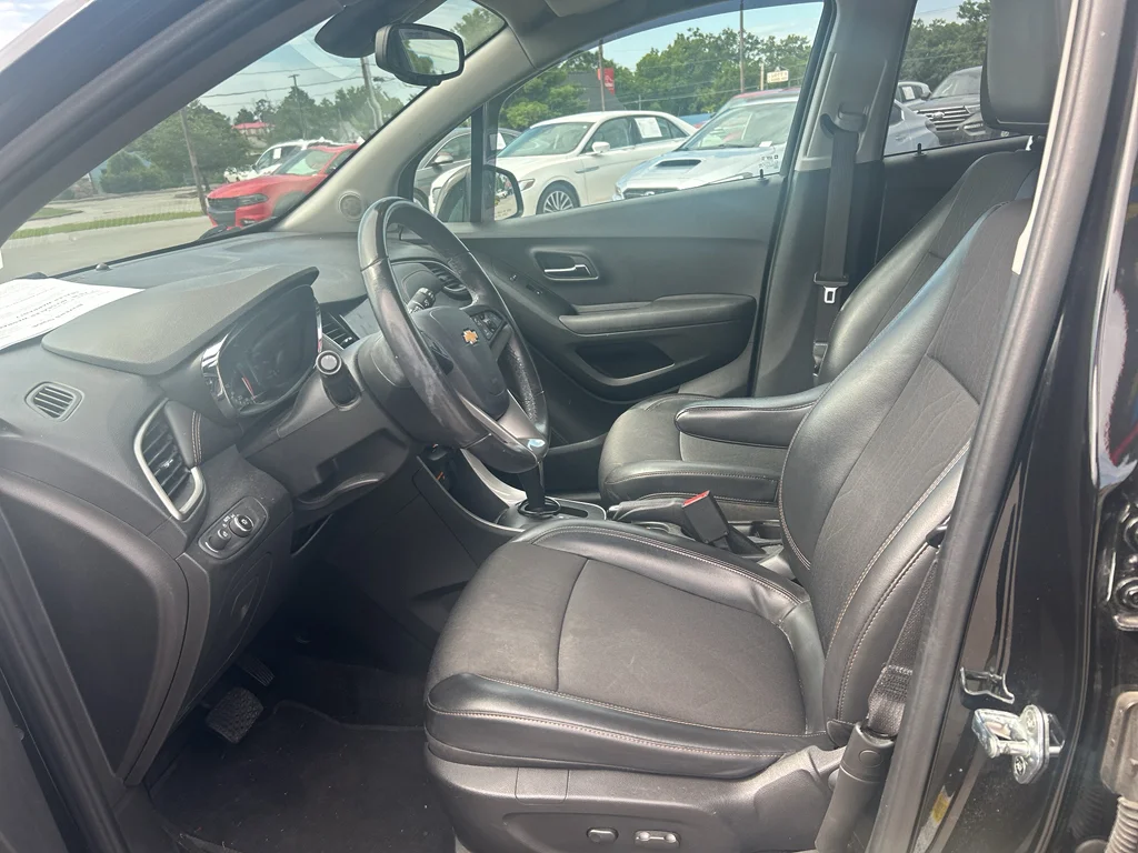 Used 2020 Mosaic Black Metallic Chevrolet LT image 9