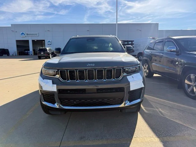 New 2027 Gray Jeep Laredo X image 2