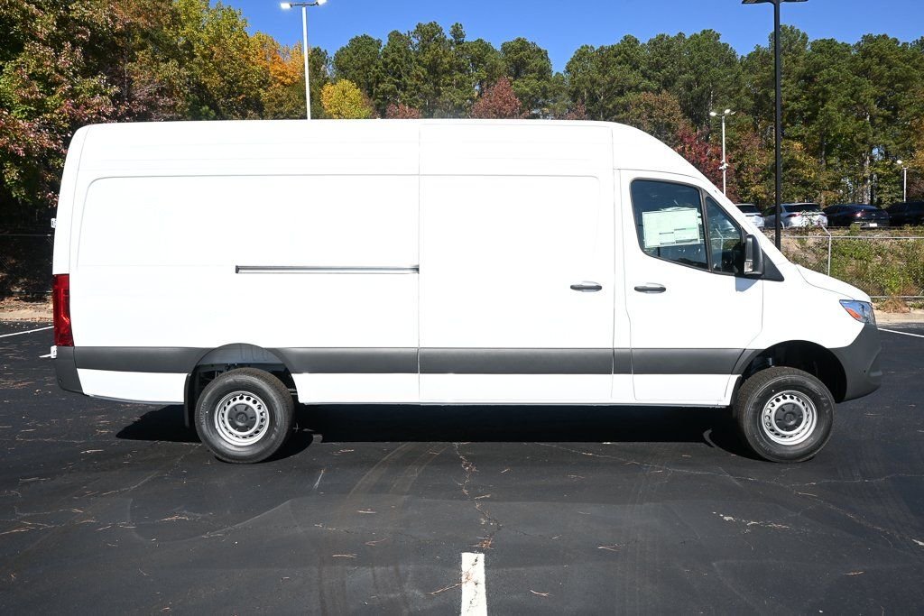 New 2026 Arctic White Mercedes-Benz Cargo 170 WB image 23