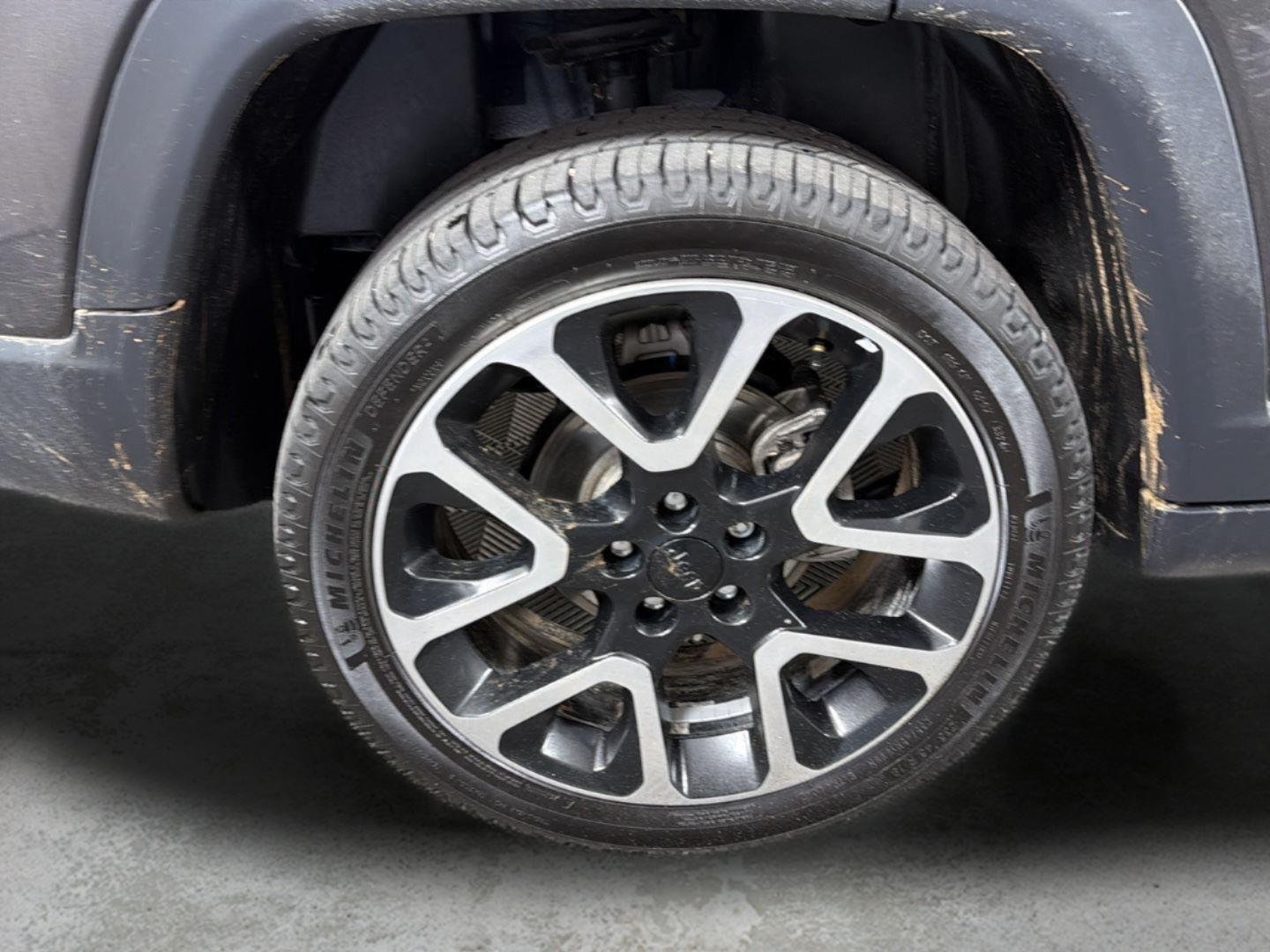 Used 2019 Granite Crystal Metallic Clearcoat Jeep Limited image 18