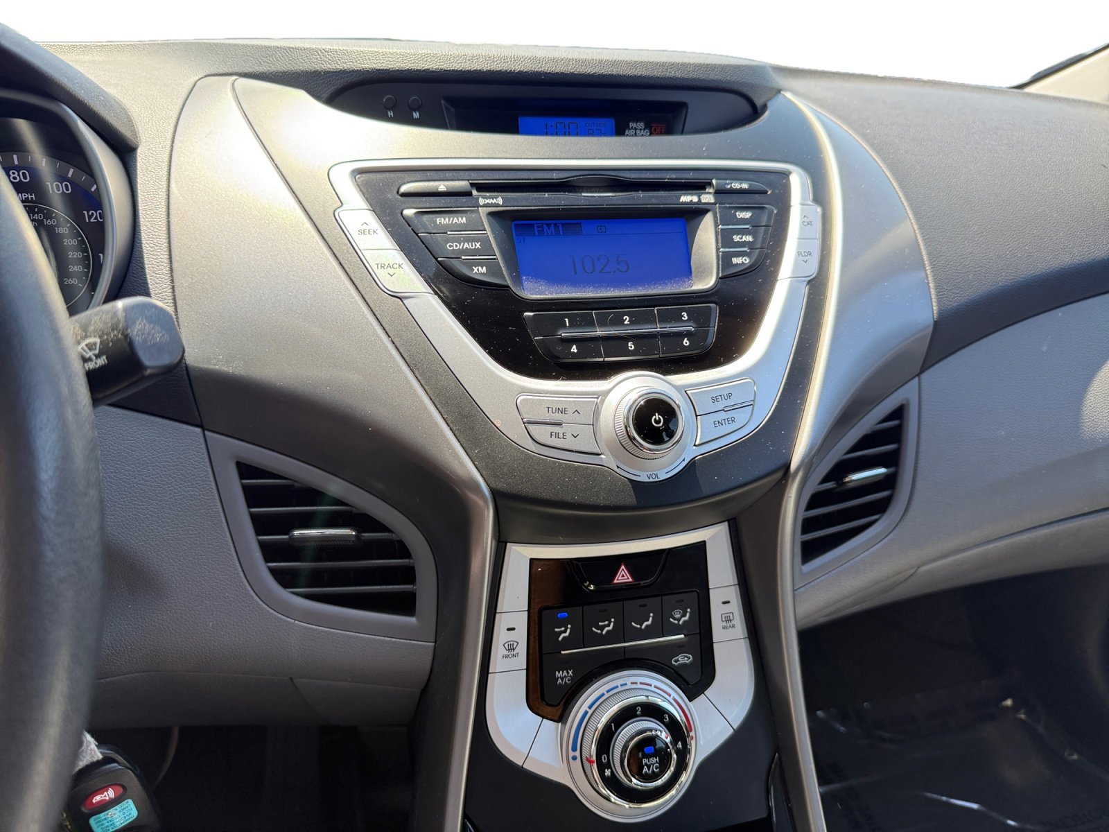 Used 2012 Shimmering Silver Metallic Hyundai GLS image 12