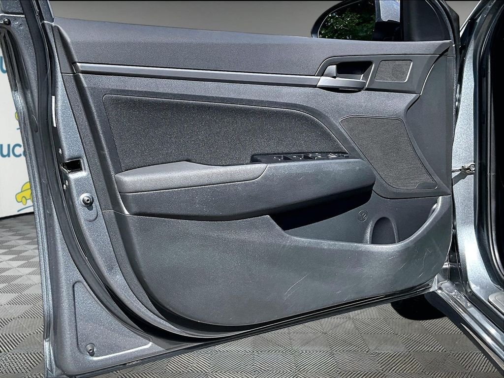 Used 2018 Galactic Gray Hyundai SEL image 9