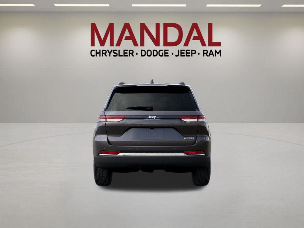 New 2026 Baltic Gray Metallic Clear-Coat Exterior Paint Jeep Laredo X image 7
