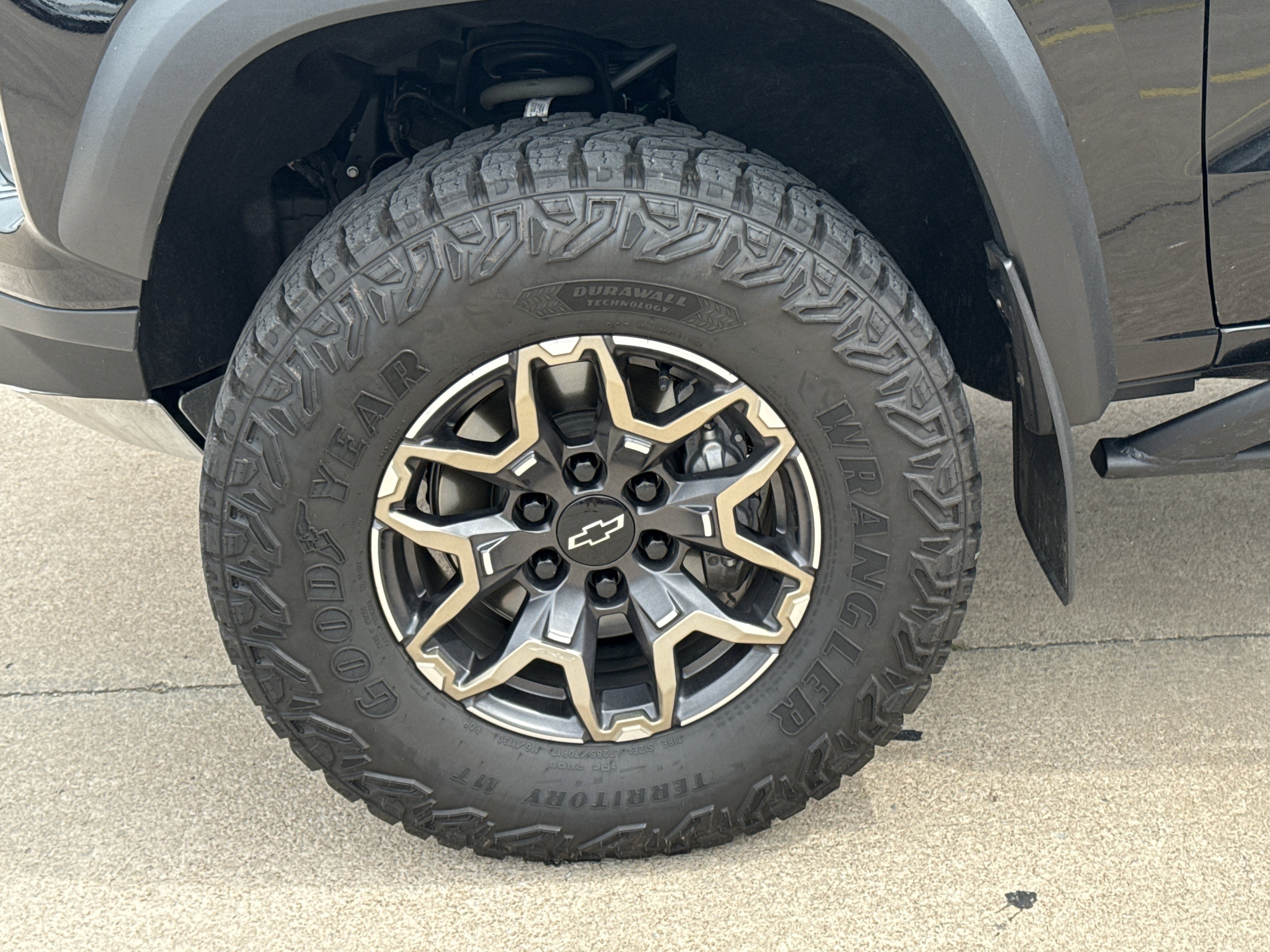 Used 2023 Black Chevrolet ZR2 image 15