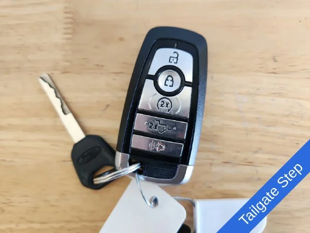 Used 2018 White Gold Ford Lariat image 10