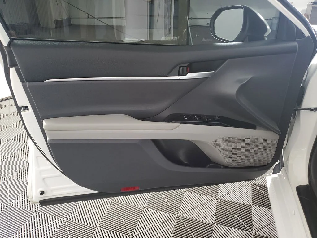 Used 2020 White Toyota LE image 26