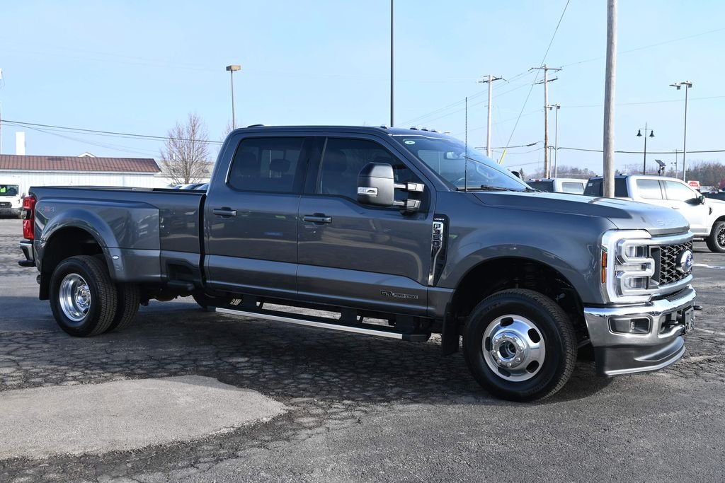 Used 2026 Gray Metallic Ford Lariat image 7