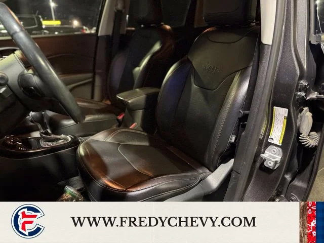 Used 2019 Gray Jeep Limited 4x4 image 19