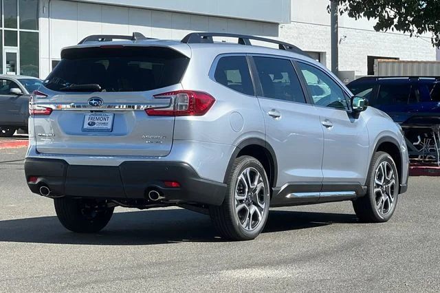 New 2026 ICE SILVER METALLIC Subaru Limited 7-Passenger image 4