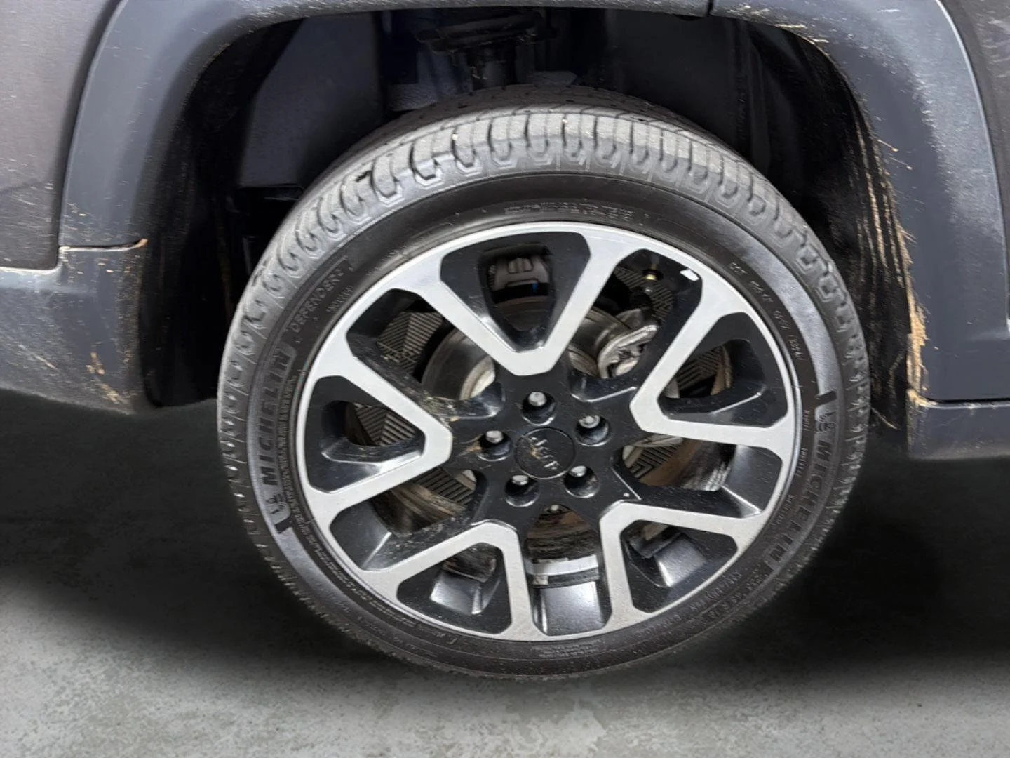 Used 2019 Granite Crystal Metallic Clearcoat Jeep Limited image 18