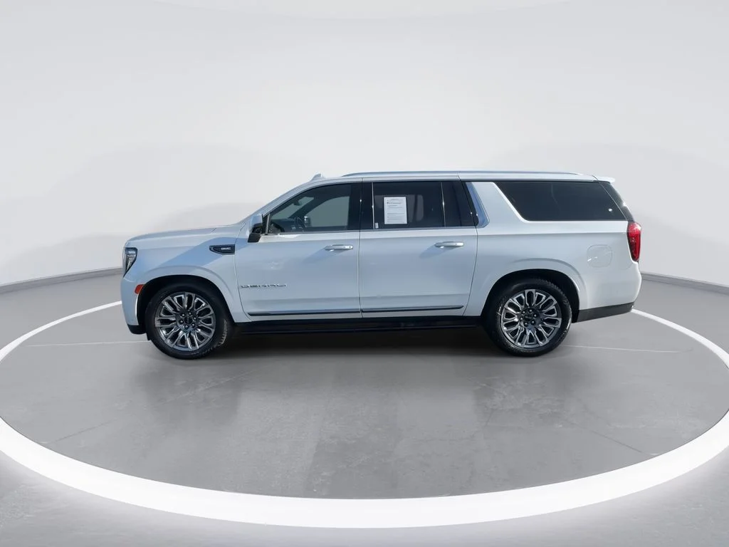 Used 2023 White GMC Denali Ultimate image 5