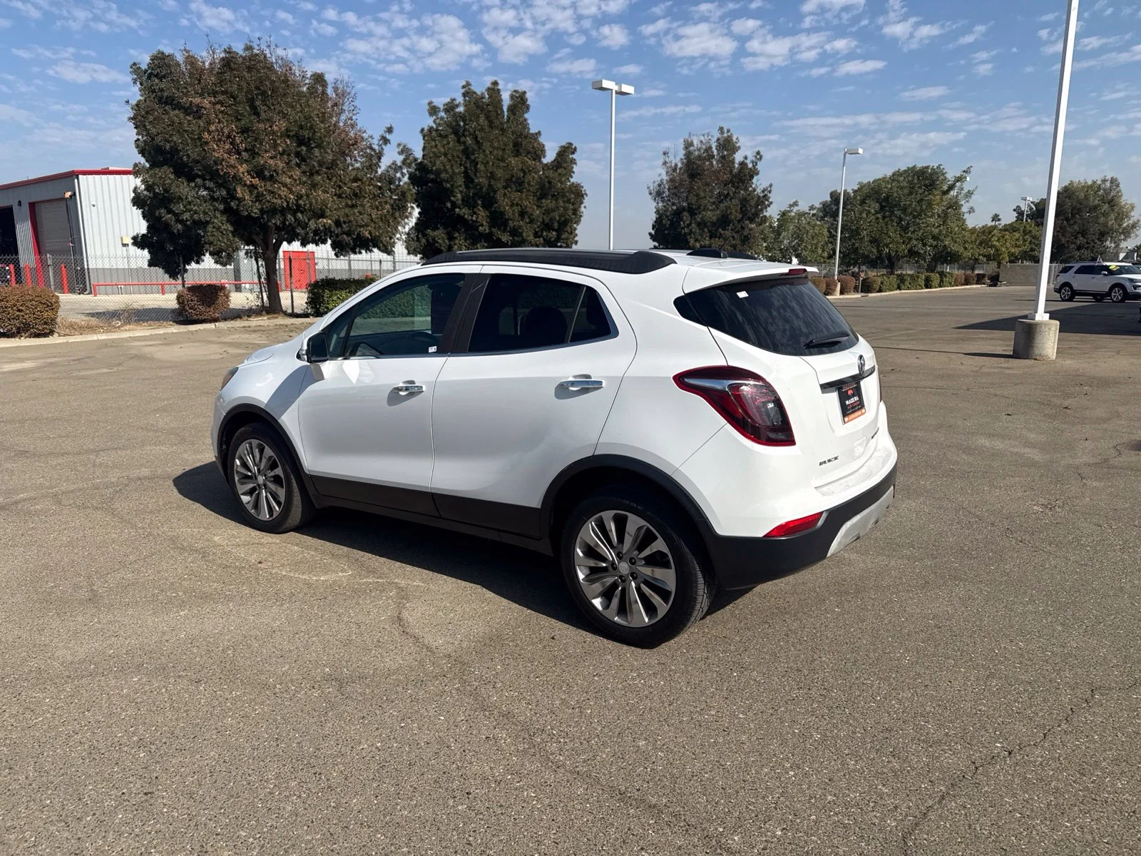 Used 2017 White Buick Preferred image 5