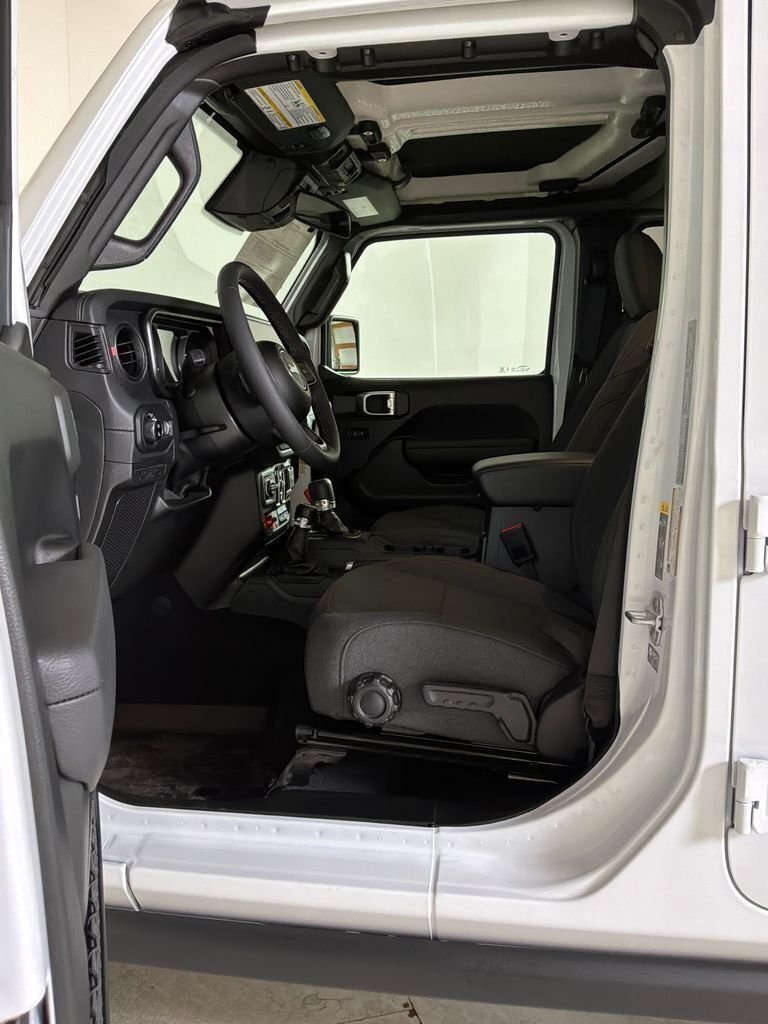 New 2026 Bright White Clearcoat Jeep Rubicon image 11