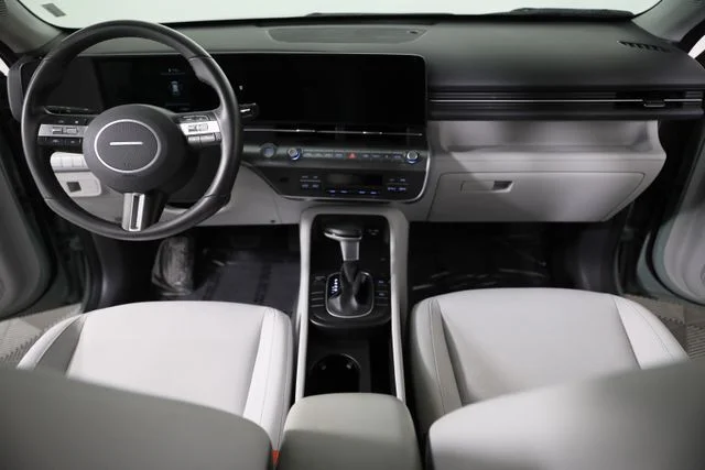 Used 2025 Green Hyundai SEL image 23
