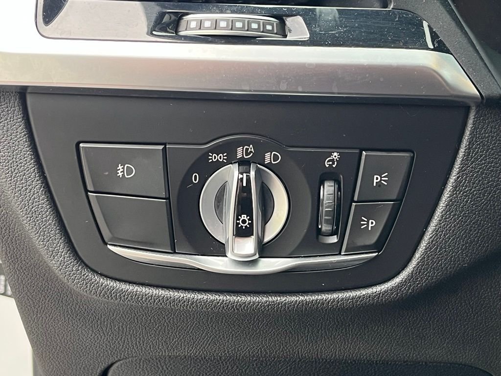 Used 2020 Alpine White BMW M40i image 37