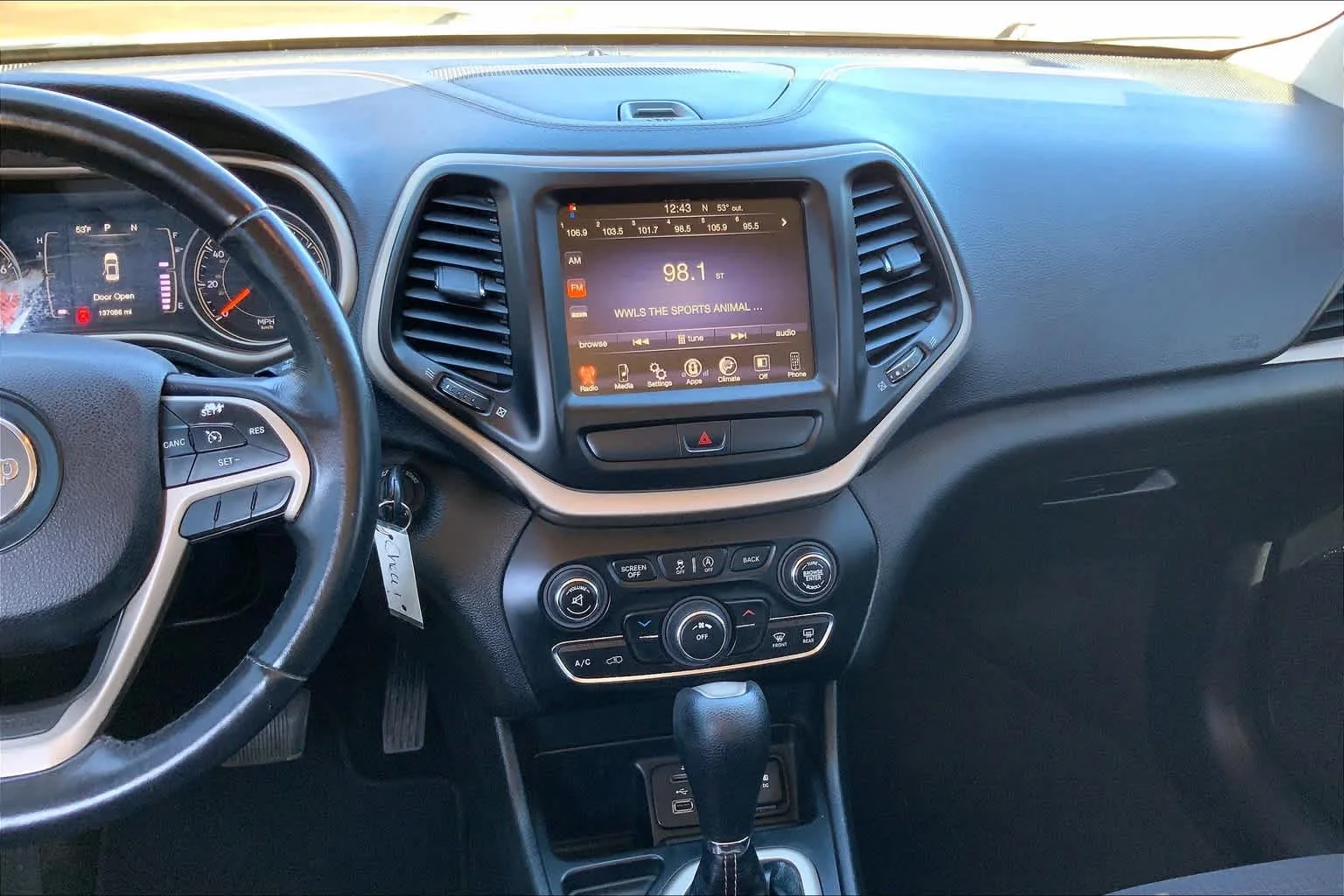 Pre-Owned 2015 Jeep Cherokee Latitude