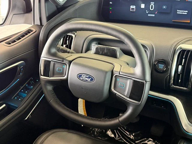 New 2027 Star White Metallic Tri-Coat Ford Platinum image 22