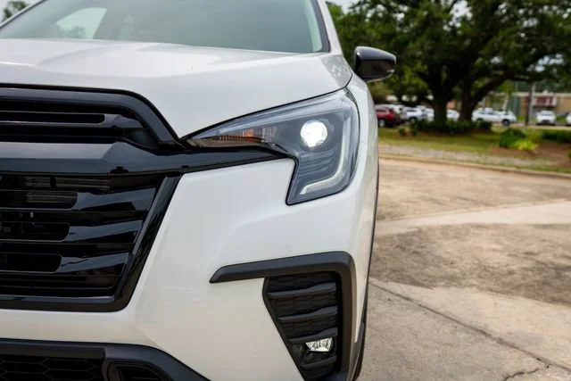 New 2026 Crystal White Pearl Subaru Onyx Edition Touring image 3