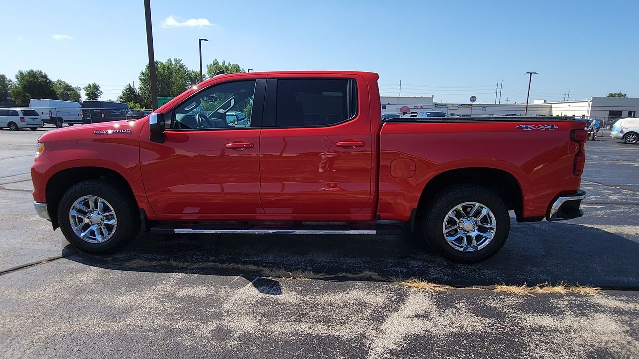 Used 2023 Red Chevrolet LT image 5