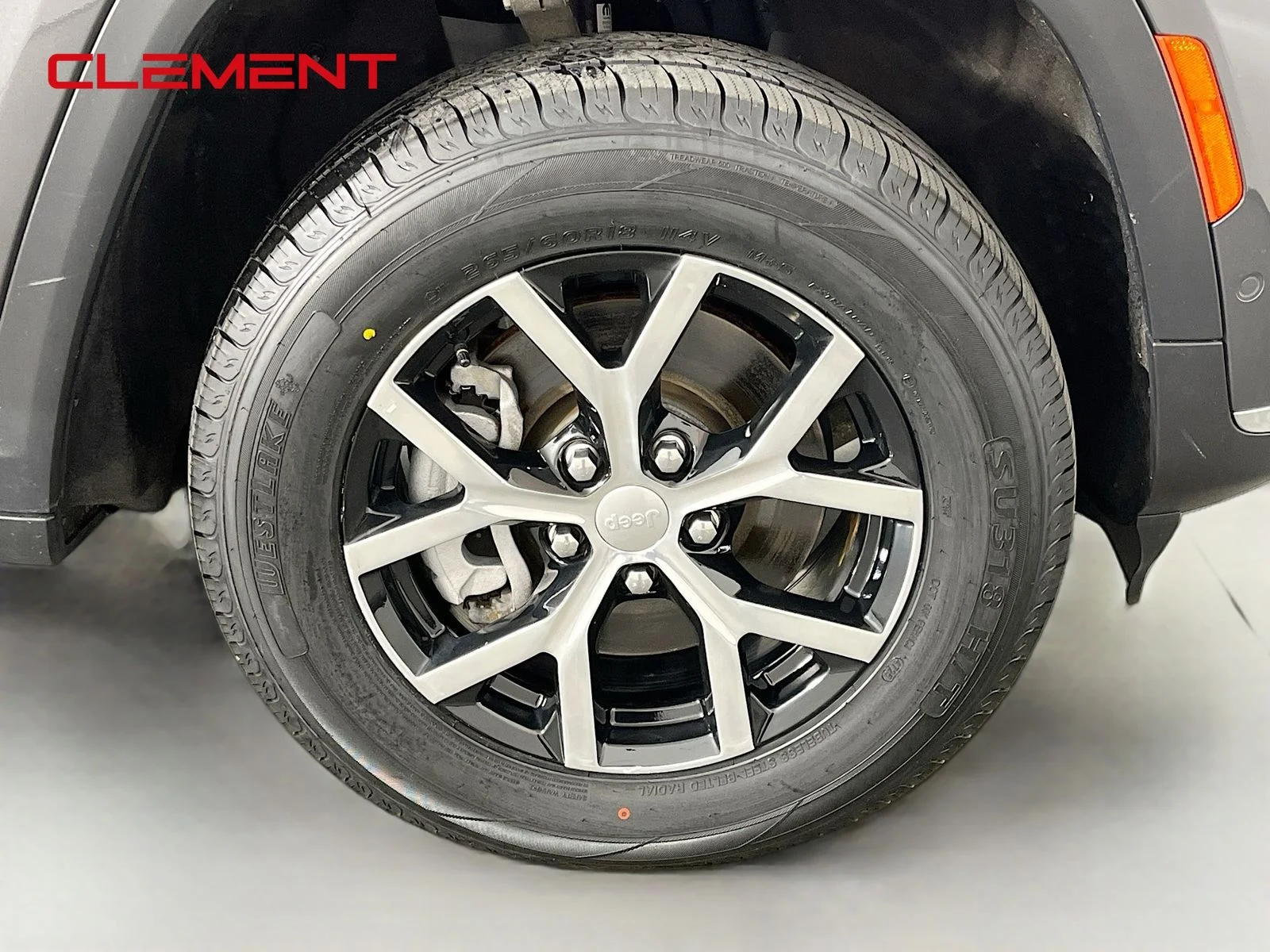 Used 2024 Gray Jeep Limited image 38