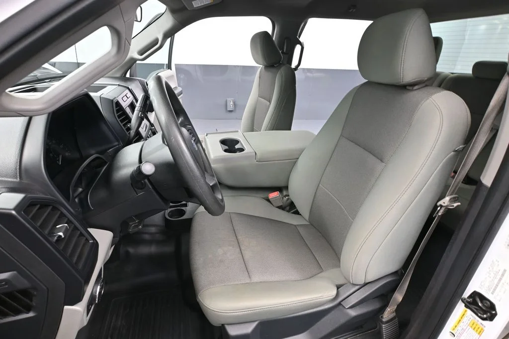 Used 2018 White Ford XL image 23