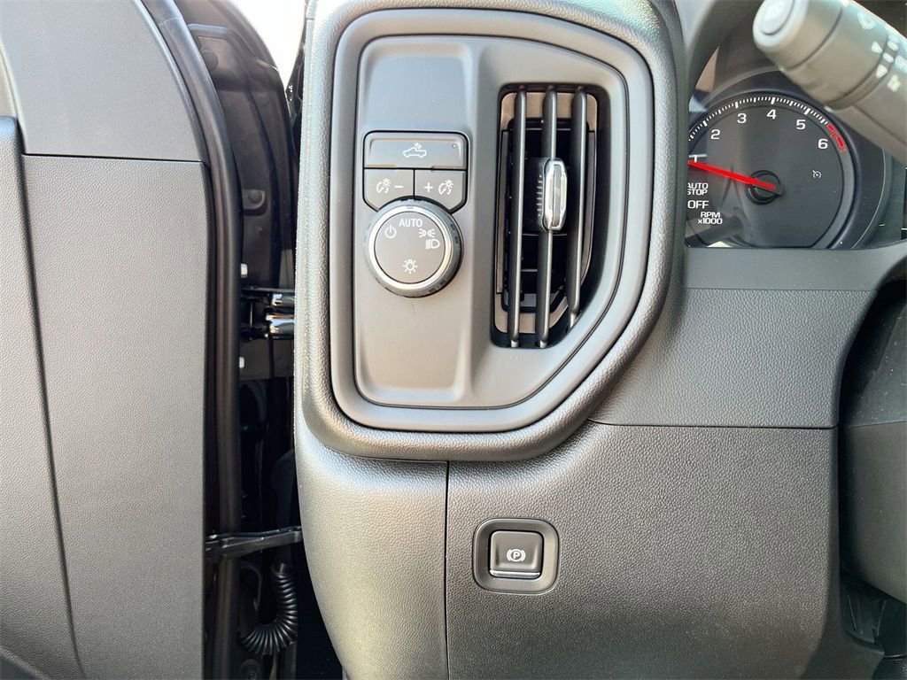 2025 Chevrolet Silverado 1500 Custom - Photo 18