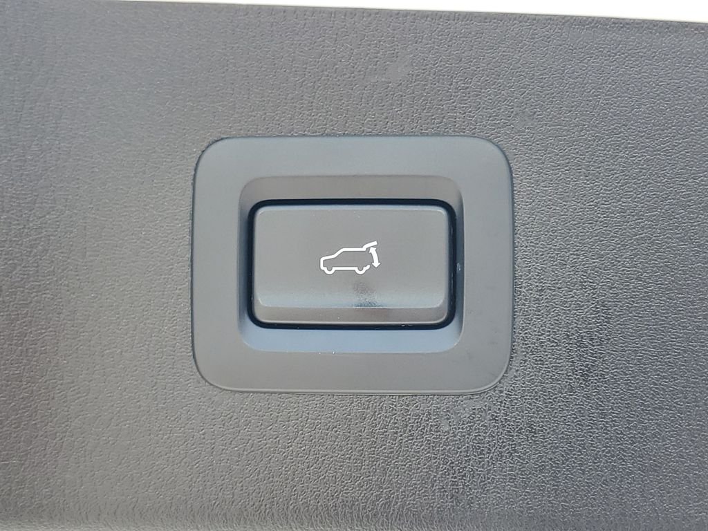 Used 2024 Rhodium White Metallic Mazda 2.5 Carbon Turbo image 10